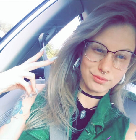 NeonLemonade free actress images