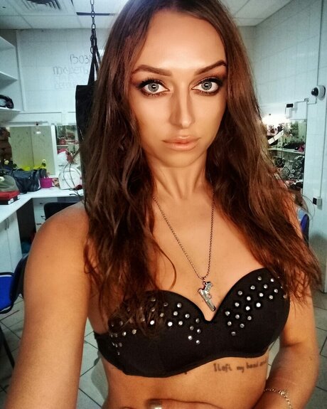 Deizy Hottie model sex images