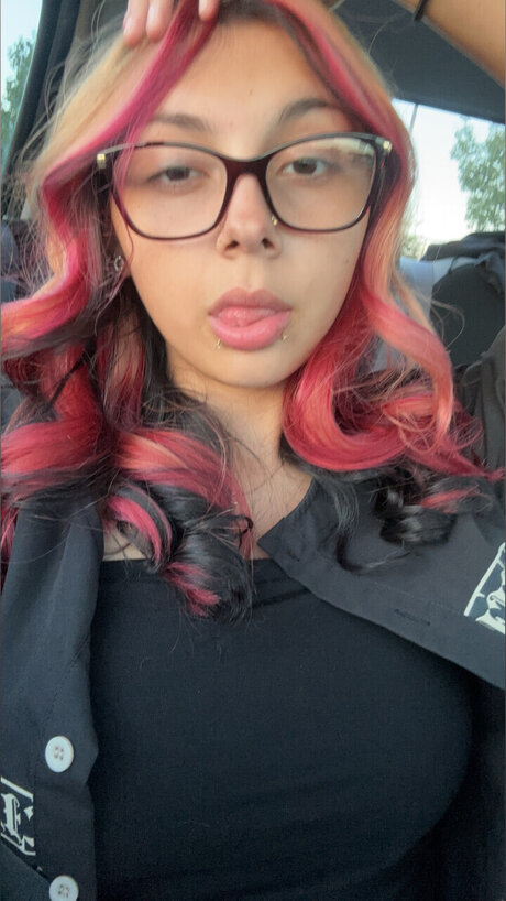 layla erotic model pic