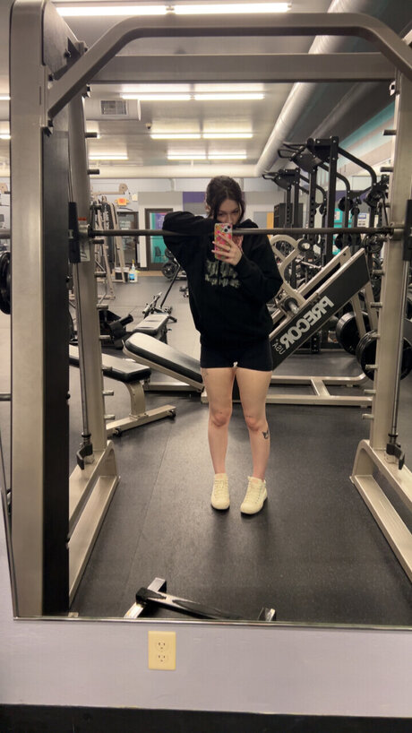 sisi high quality model pics