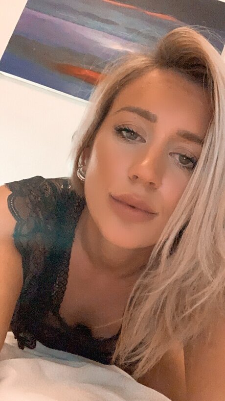 Maximasol naked actress galleries