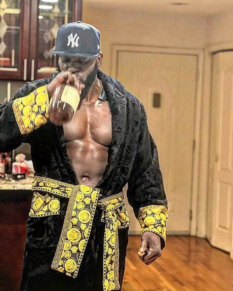 KING EUPHORIA nude star pics