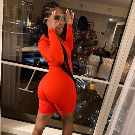 Savahanna Hunt naked pornstar pics