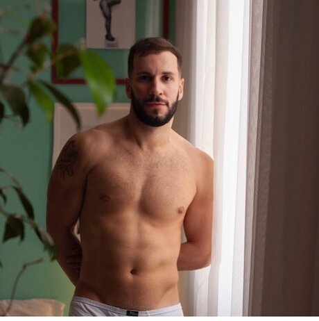 ALXHUNKBR star nude picture