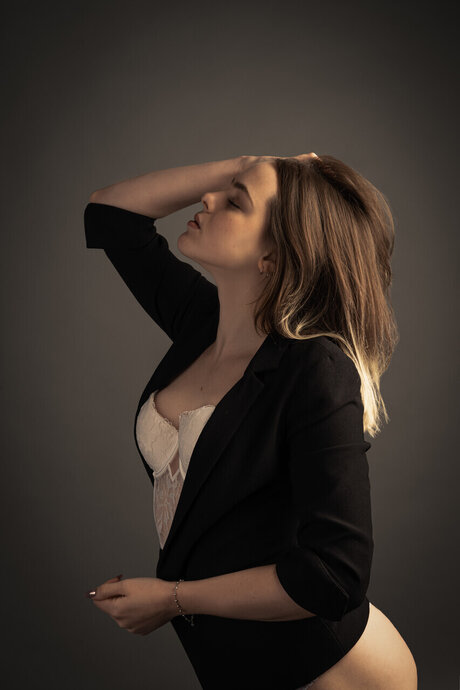 Lyoka model adult image