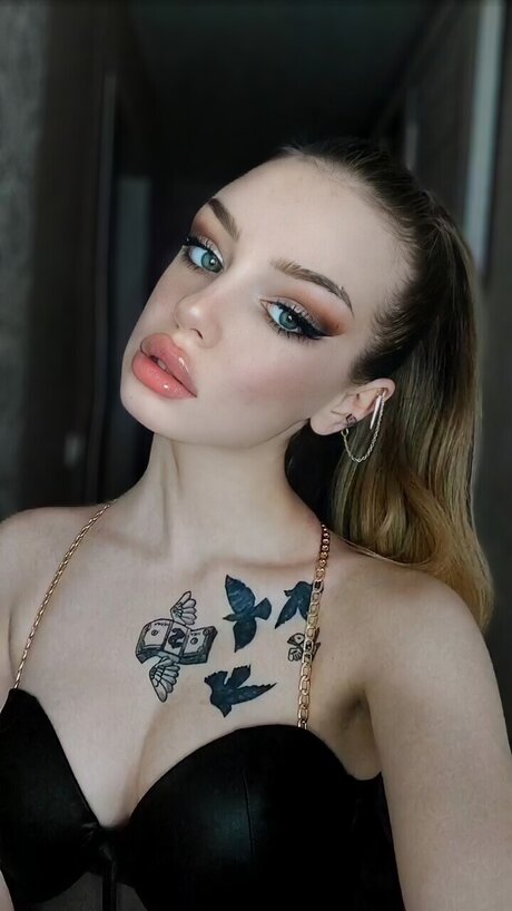 SeeYouDaddy exclusive star pics