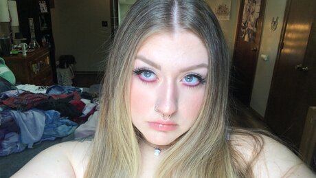 Scarlet Bxtch_ nude model images