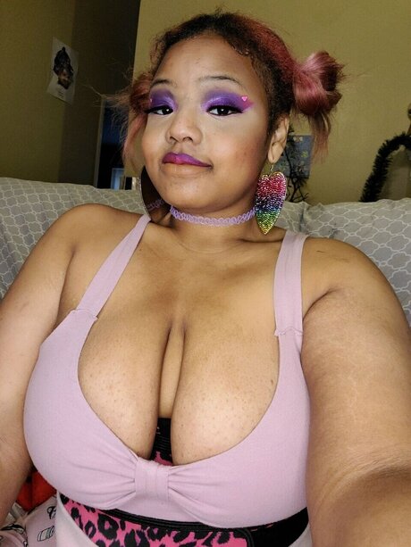 lyvyourlyfe nude star images