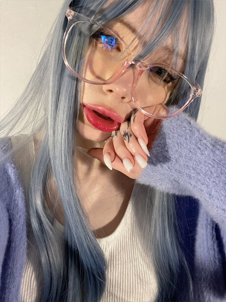 Molly Pills pretty model image