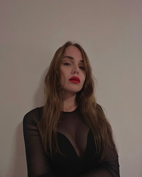 wow mistress pretty model pic