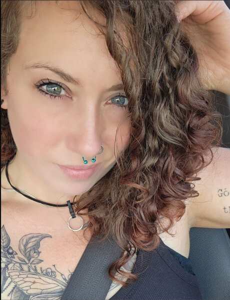 XxprettypistolxX adult model photos