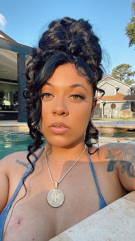 Christinatexasdime erotic model photo