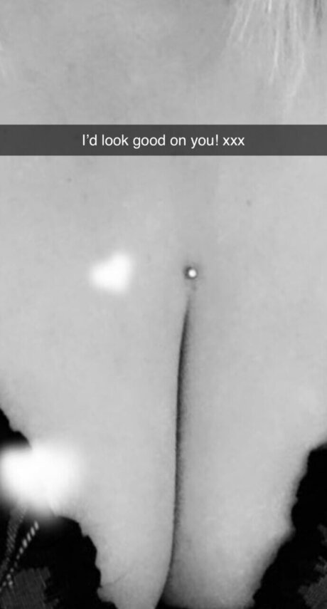 dreamgirl82 model hot photo