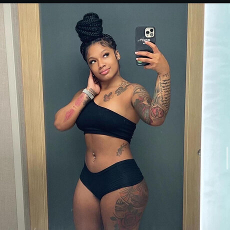 Famousocean pornstar sexy picture