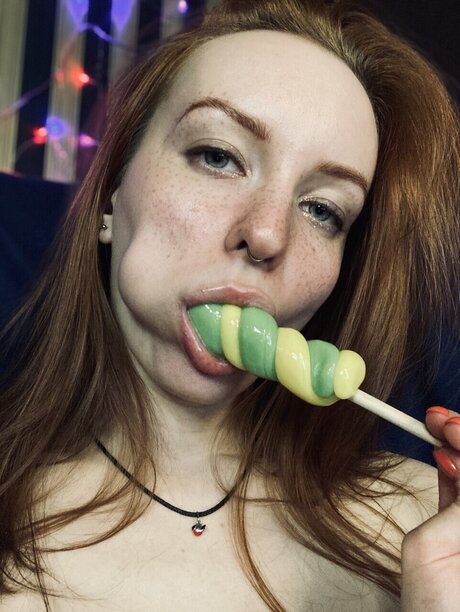 LubaFox nudes model photo