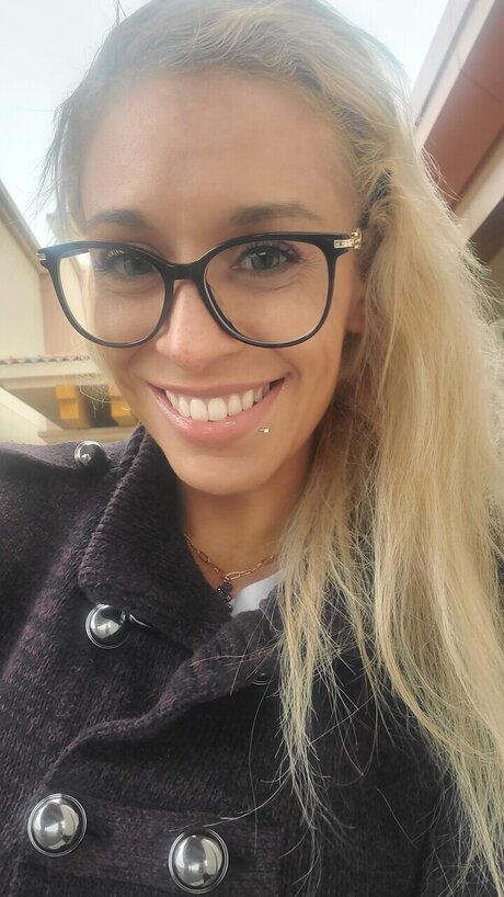 Smith Elliotte pornstar adult photos