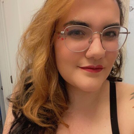 Nova Grace adult model pic