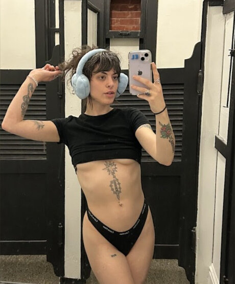 Bri Bailey pretty model img