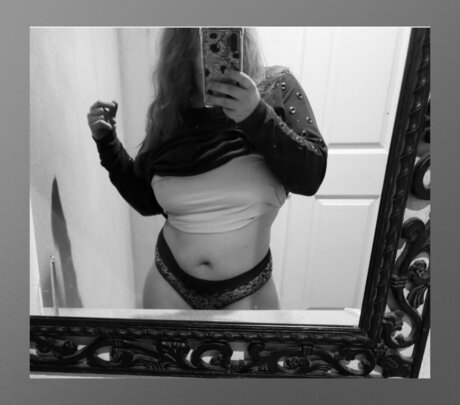 RedRobin exclusive pornstar image