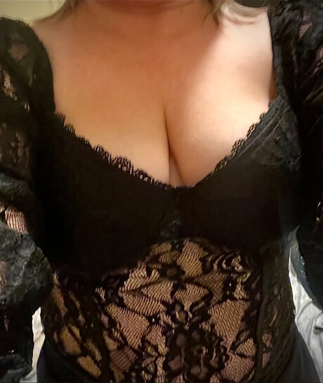 Amanda Swallows star naked pic