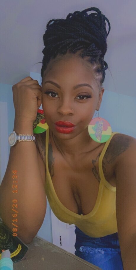 Sweet T model nude pics