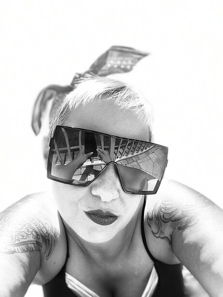 Ridinforfun sexy model picture