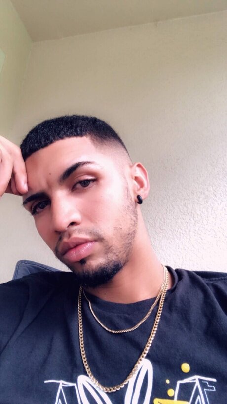 Skinnylongg_ model nudes image