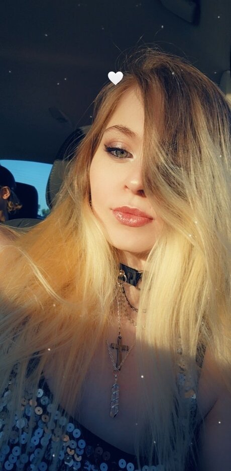 Elayna Prescott model naked galleries