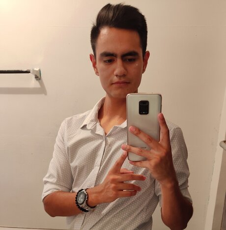 Leonardo Hernandez star sexy pic