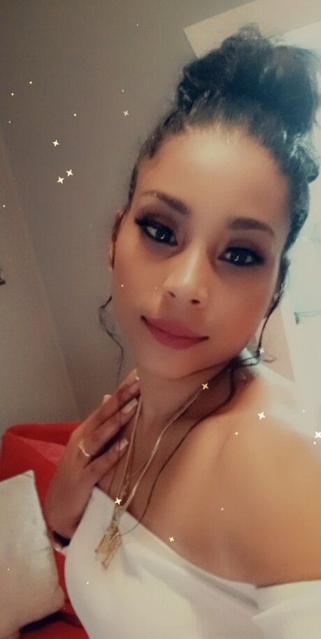 Melly eats star art images