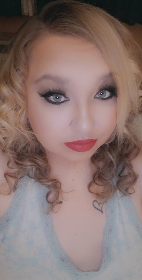 Teawna Aplin star free photos