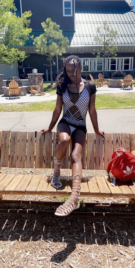 QUEENBEEDOUGH sex actress pictures