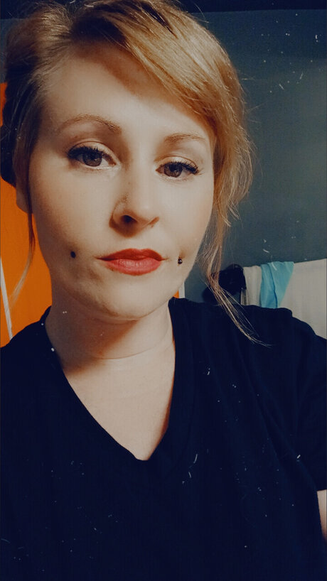 Miss Victoria model perfect archive