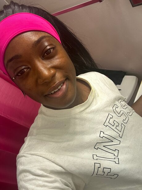 ToniiTheBodyy beautiful pornstar img