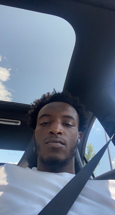 TezHuh pretty pornstar image