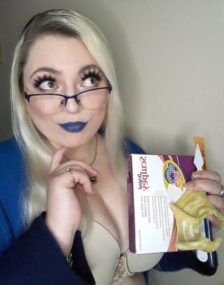 Avonlea Trepl naked actress image