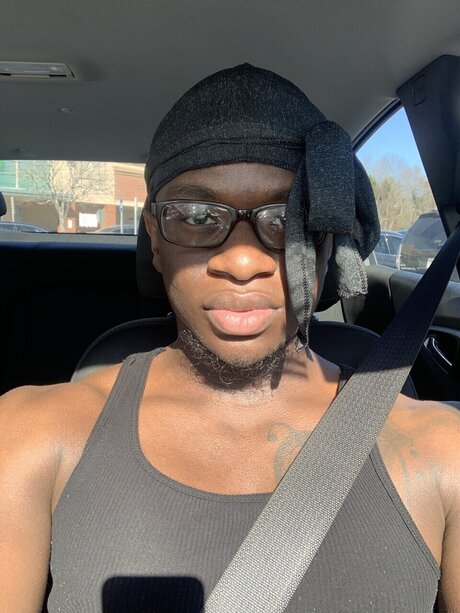 Stu Worships model erotic pictures