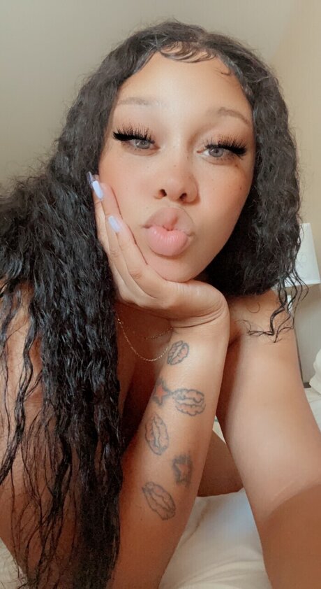 Eryn Cheetah hot model image