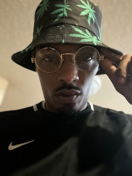 luckii lucki erotic model gallery