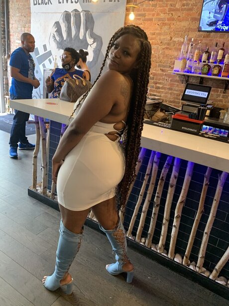 Madame Luscious sexy actress archive