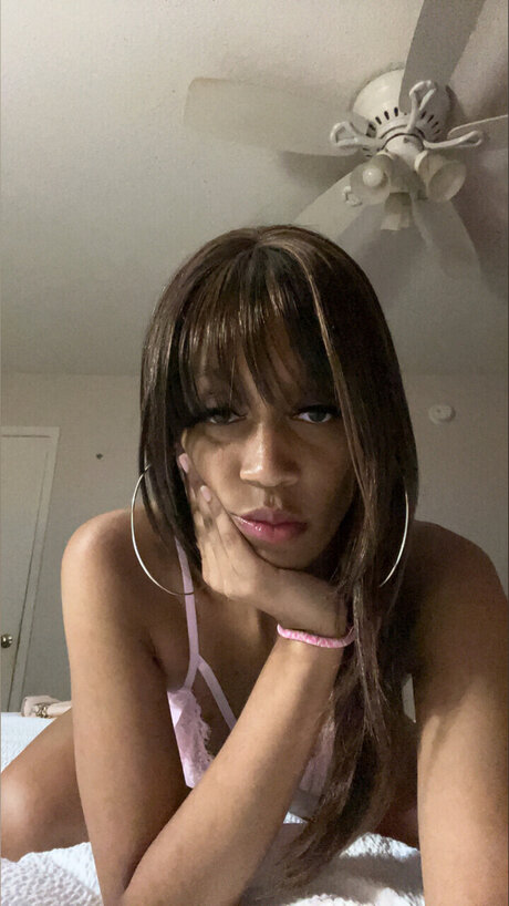 Slim Kuddi beautiful star photo