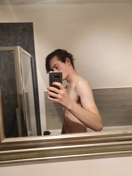 Lilly Greenshaw model sexy pics