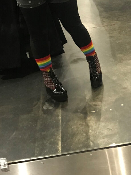 Feet Pic Provider sexy model pic