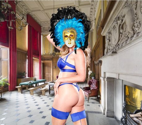 Play Girl model xxx photos