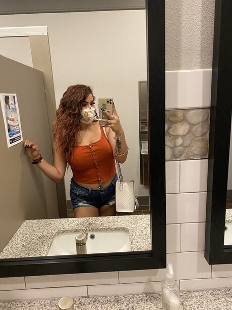 Laura_ hd model gallery