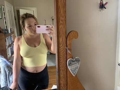 Sarah Hulton naked pornstar img