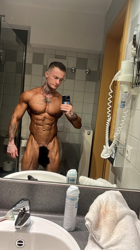 EliasYoung star erotic galleries