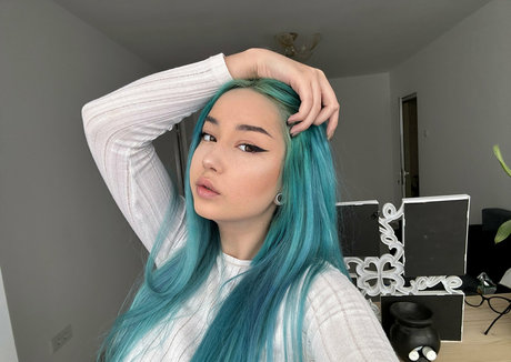 littlealicexxx model sexy pic