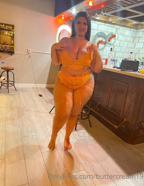 Buttercream19 perfect model image