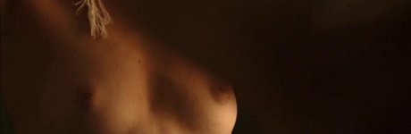 Lou de Laage hot model pics